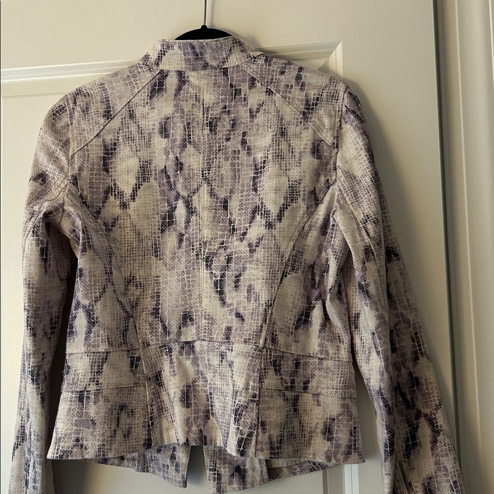 White House Black Market Purple and White Jean Jacket - Picture 2 of 2
